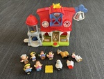 N425: FISHER PRICE SMALL CARING FOR ANIMALS SET