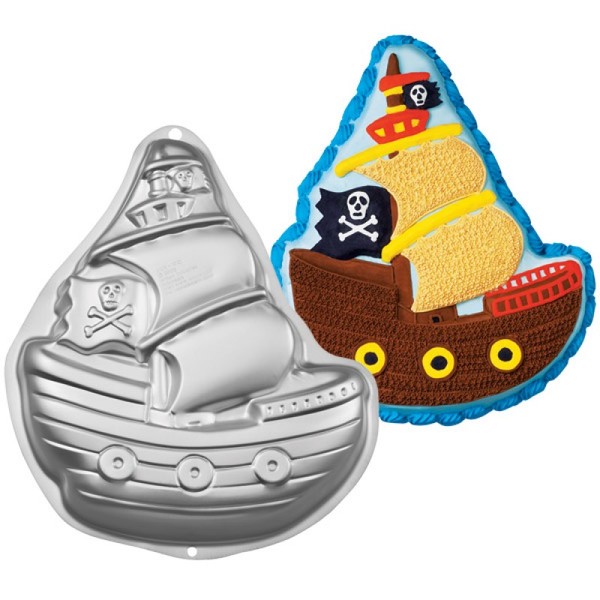 T09: Wilton Pirate Ship Cake Tin