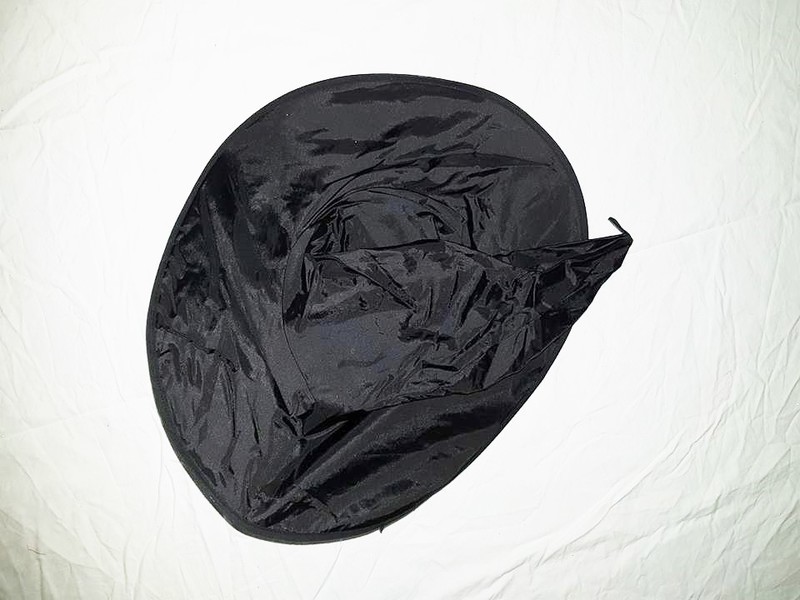 R90: Black Witches Hat