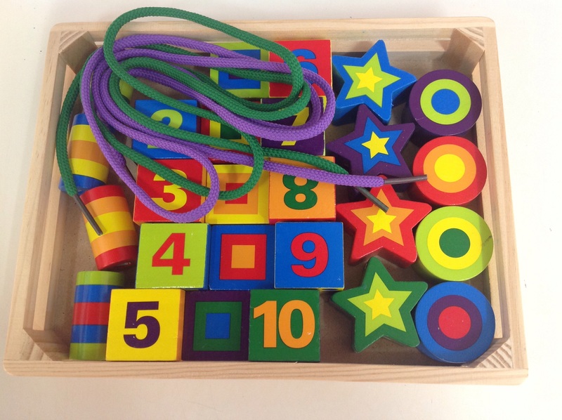 E26: Wooden bead threading set