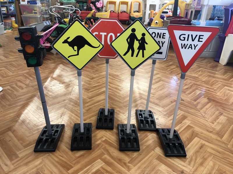 BG06: Large Road Signs 