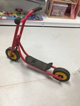 We Play Scooter (2 wheel)