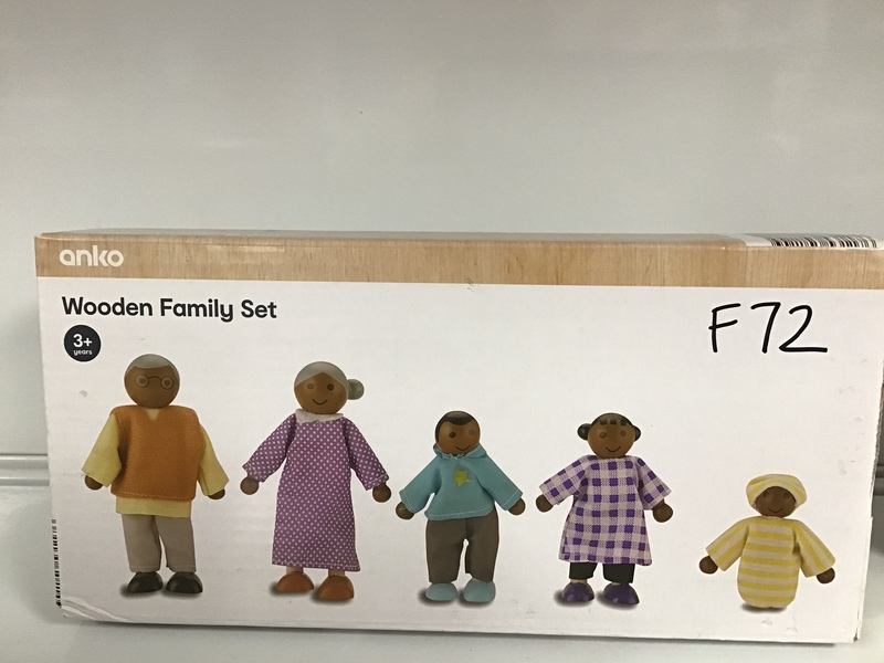 F72: Anko wooden family set 2