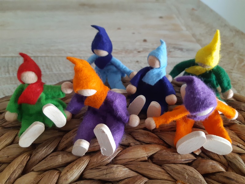 F73: Felt Elves 
