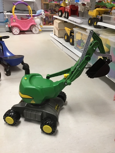 O80: John Deere Excavator