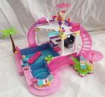 Mega Blocks Barbie Pool Party
