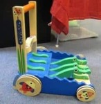 Chomp & Click Alligator Push Toy