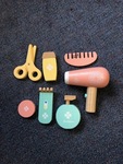 Wooden hairdressing Kit