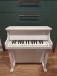 410: Hip Kids mini upright piano
