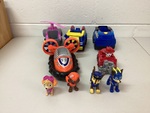Paw patrol figures and car set
