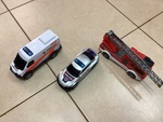 Emergency service vehicle set 