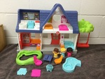 Fisher-Price Little People Friends Together Play House