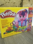 Play-Doh hair styling’ salon