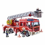 T15: Fire Engine with Ladder