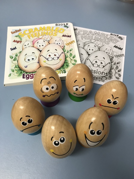 82025: Hape Eggspressions GOLD STAR