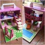 Box doll house