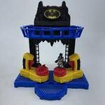 60269: Super Friends Battle Batcave