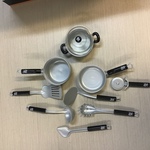 Pot and kitchen equipment set