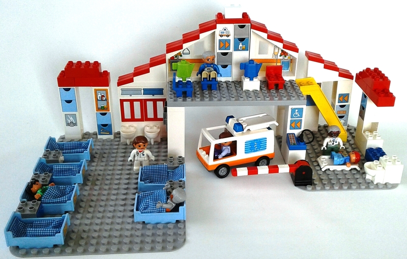 AL109: Duplo Hospital Set
