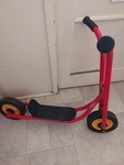 R24: WePlay 2 Wheeled Scooter 