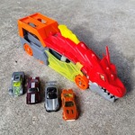 31: Hot Wheels Dragon Launch Transporter