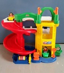 Little people racin` ramp garage