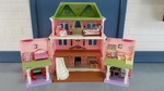 Loving family grand dollhouse
