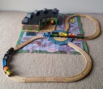 Thomas and friends roundhouse and playmat