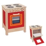 Wooden oven with removable shelf