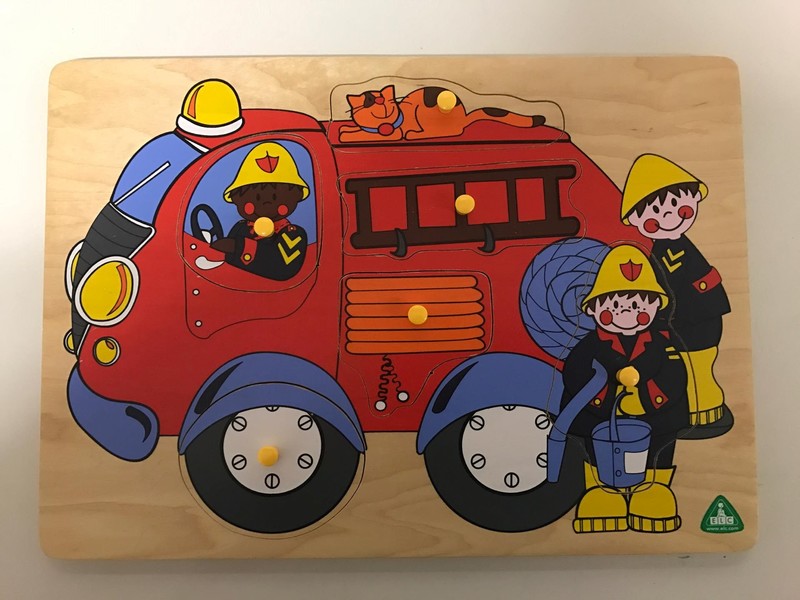 556: Fire Truck Peg Puzzle